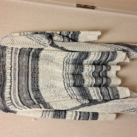 Absolutely Famous Monochrome Knit Cardigan - Picture 3 of 5